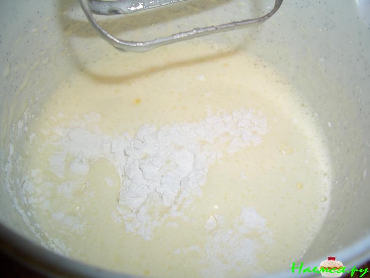 Пирог их овсяных хлопьев с яблочным пюре Пирог их овсяных хлопьев с яблочным пюре