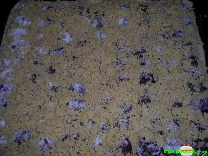 Сливовый пирог из дрожжевого теста