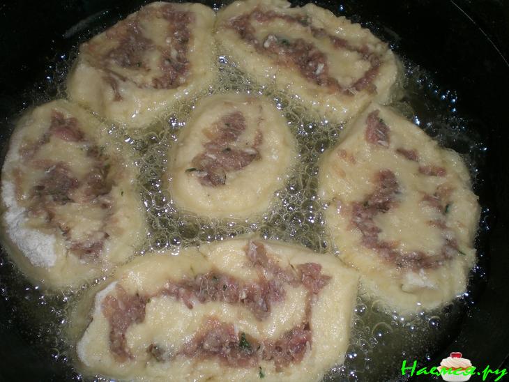 Картофельные рулетики с фаршем