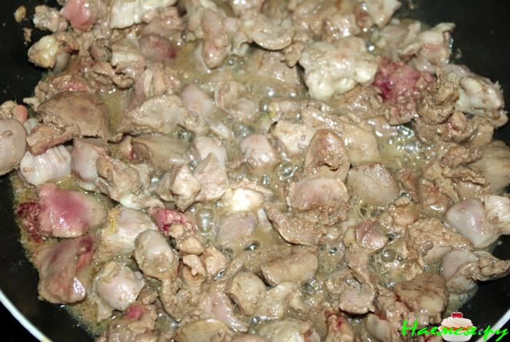 Куриный суп-лапша с потрохами, грудкой и грибами