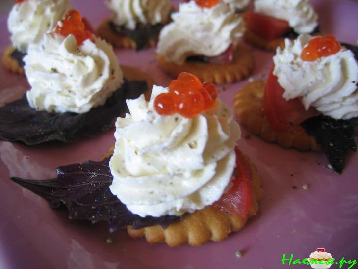 Сырные закусочные пироженки Сырные закусочные пироженки