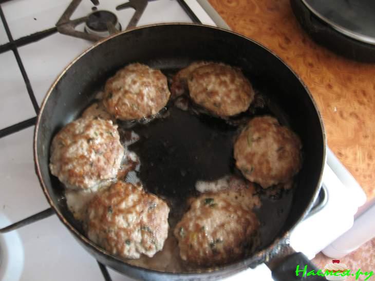 Шницели рубленые по-французски из смешанного фарша Шницели рубленые по-французски из смешанного фарша