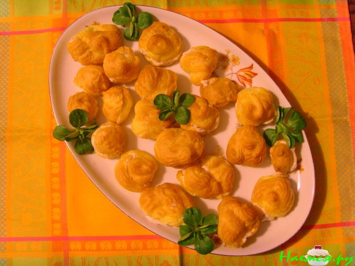 Petits choux или маленькие заварные пирожные с копчёным лососем