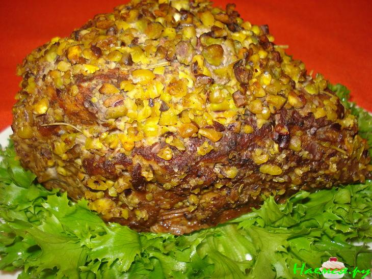 Мясо в горчице с фисташками