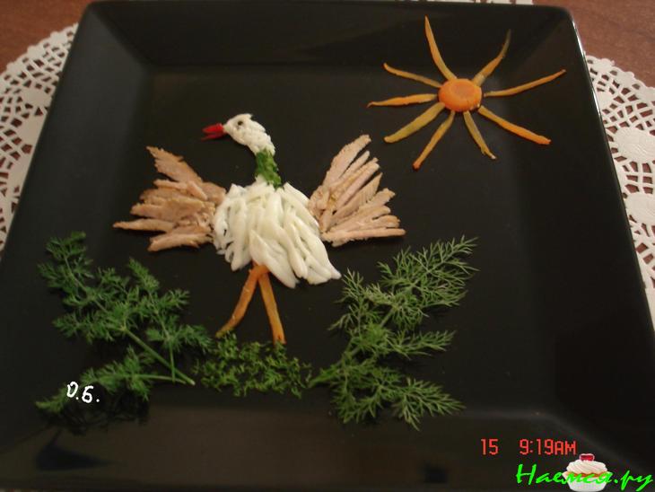 Идея к оформлению салата