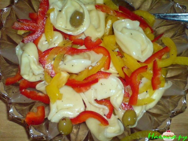 Салат из Равиоли с песто