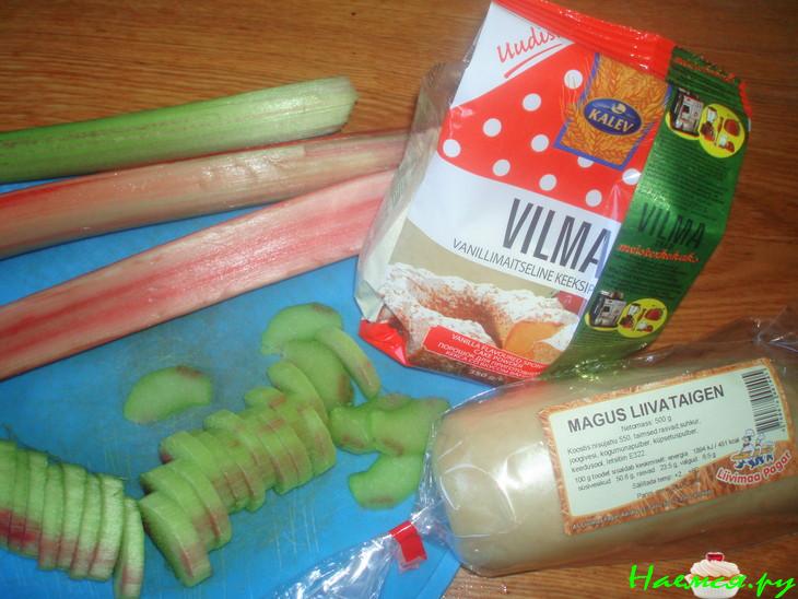 Пирог с рабарбаром