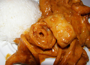 Кальмары под сливочно-томатным соусом