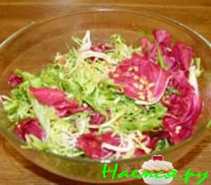 Салат с зеленью и грейпфрутом