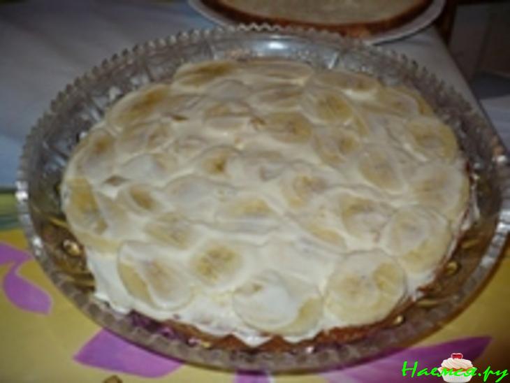 Тортик с фруктами в желе и взбитыми сливками