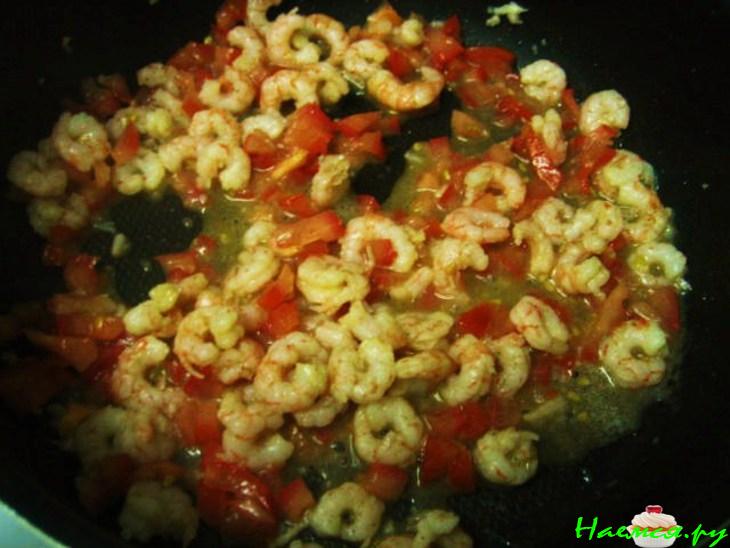 Макароны с креветками и помидорами Макароны с креветками и помидорами