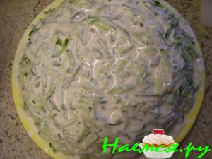 Салатик с грибами и плавленным сырком Салатик с грибами и плавленным сырком