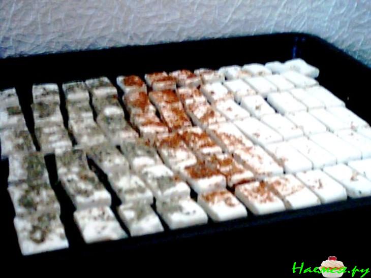 Сухарики с аджикой и приправкой