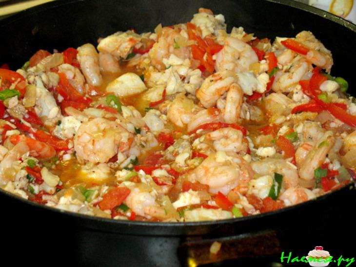 Рыба и креветки