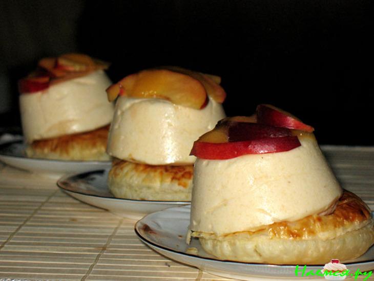 Персиково-сливочное пирожное