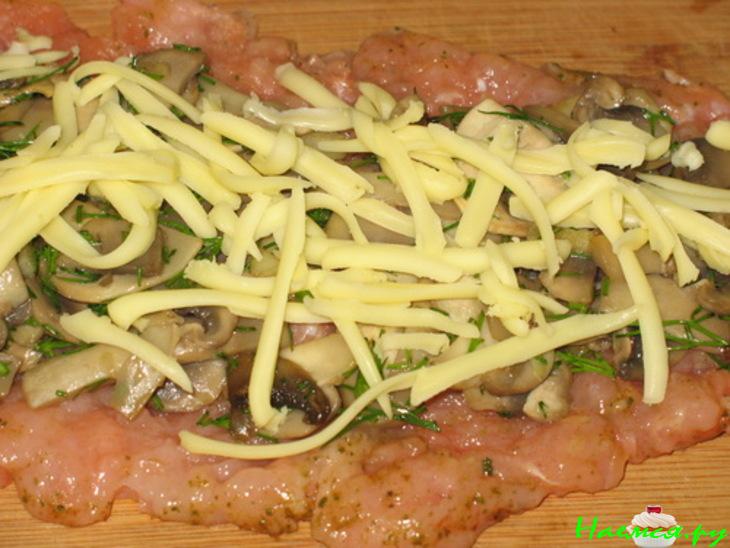 Рулетики рыбные с сырно-грибной начинкой