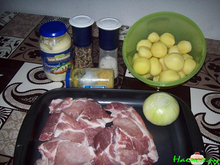 Мясо под шубой с картошкой