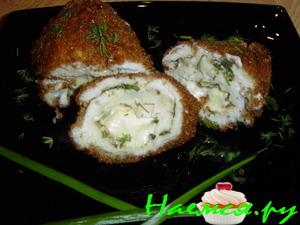 Рулетики из куриной грудки с плавленым сыром и зеленью Рулетики из куриной грудки с плавленым сыром и зеленью