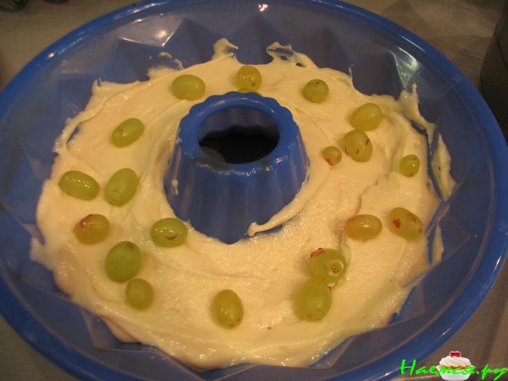 Бисквитный пирог с клюквой и творогом Бисквитный пирог с клюквой и творогом