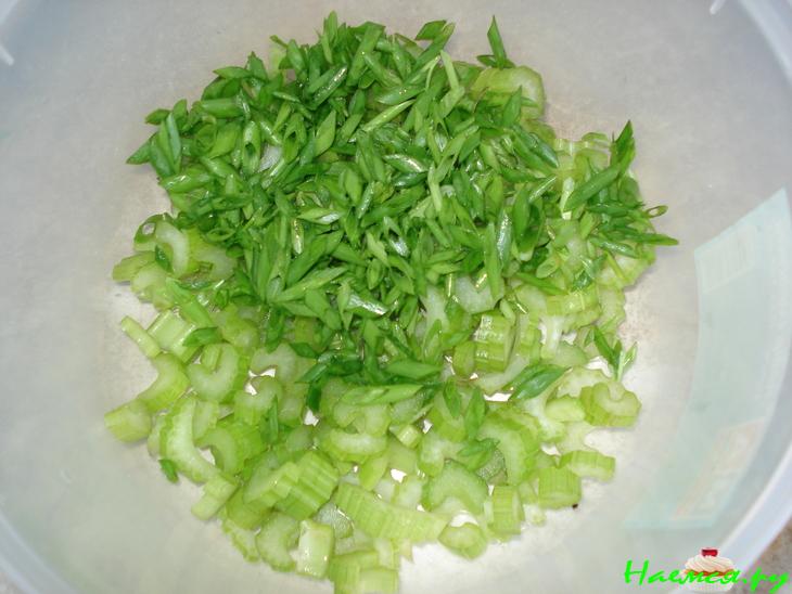 Салат из сельдерея с тунцом