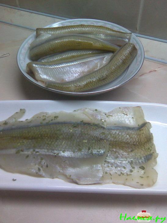 Пирог из ржаной муки с рыбой, грибным соусом, сыром и уймой потраченного времени! Пирог из ржаной муки с рыбой, грибным соусом, сыром и уймой потраченного времени!