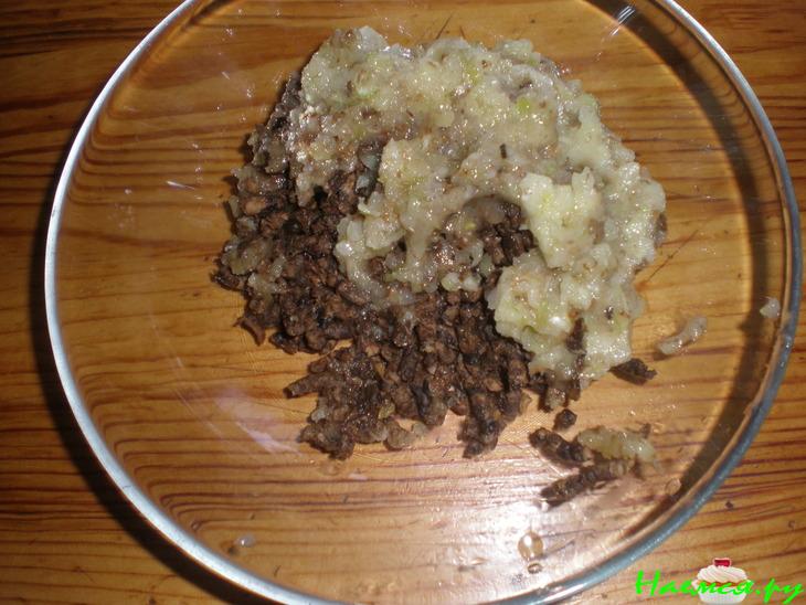 Картофельные котлеты с подливкой из сушёных грибов Картофельные котлеты с подливкой из сушёных грибов