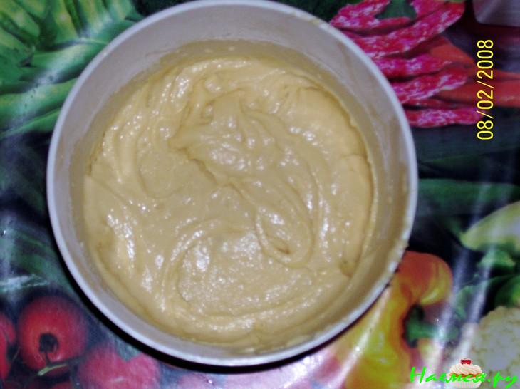 Сметанный пирог с черной смородиной