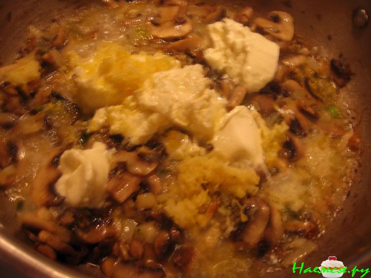 Макароны с грибами и маскарпоне в белом вине