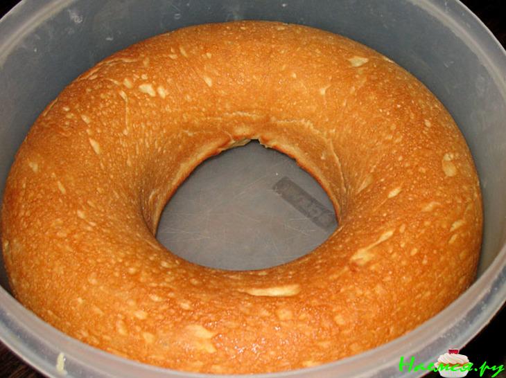 Саварин со свежими ягодами