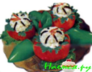 Помидоры, фаршированные мясным салатом