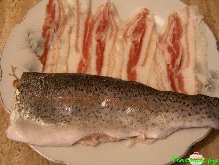 Горячий салат с рыбой