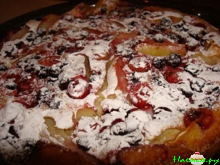 Грушево-ягодный пирог без сахара