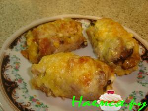 Рулетики из свиного филе с яйцом, сыром и грибами Рулетики из свиного филе с яйцом, сыром и грибами