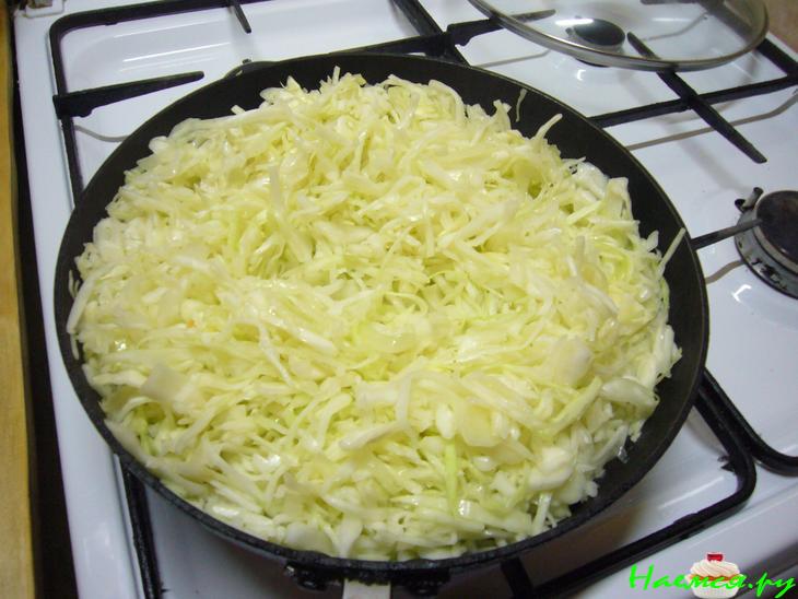 Пирог с кислой капустой