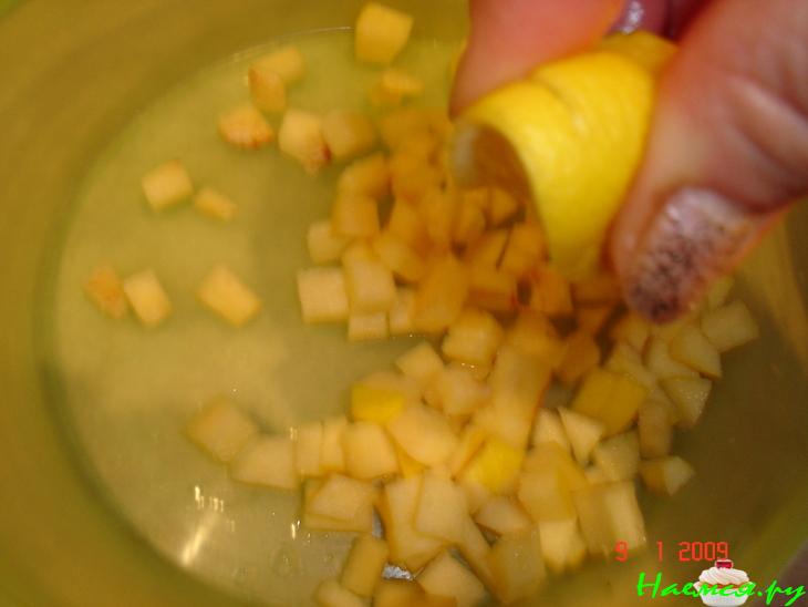 Салат с опятами и айвой "Экспромт"