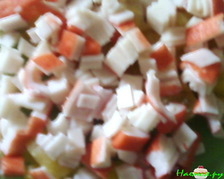 Салат "Экзотика" с грибами и крабовыми палочками