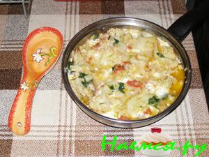 Цветная капуста с помидорами и яйцами