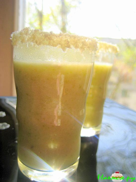 Суп-пюре куриный с цуккини и пармезаном