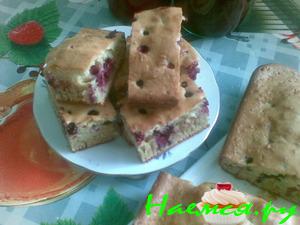 Бисквит с ягодами Бисквит с ягодами