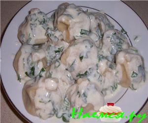 Хинкали с соусом Хинкали с соусом