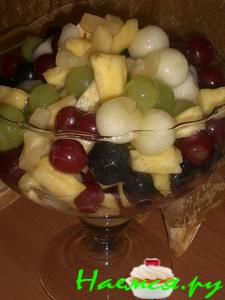 Фруктовый салат в меду