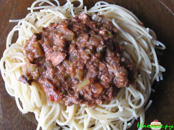 Спагетти с соусом из тунца