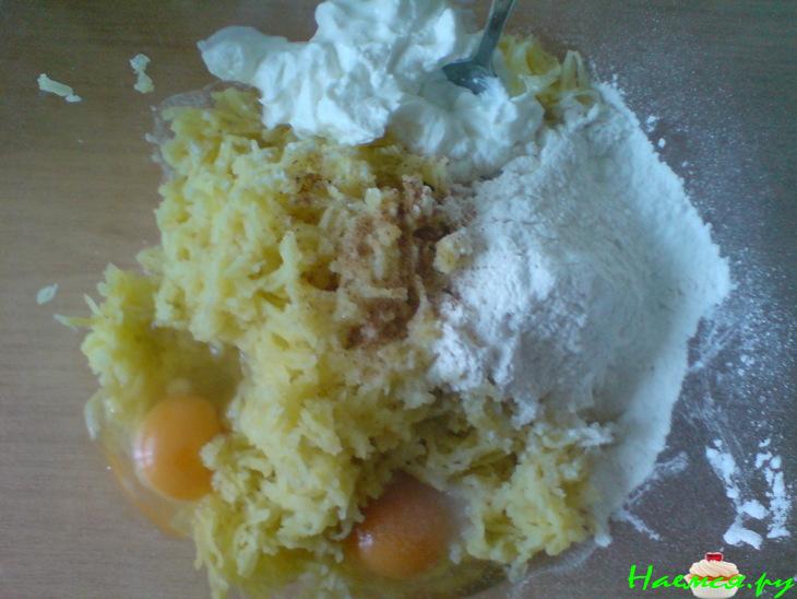 Картофельные котлеты под грибным соусом с брокколи Картофельные котлеты под грибным соусом с брокколи