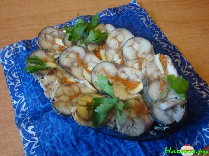 Рулет из скумбрии с салом