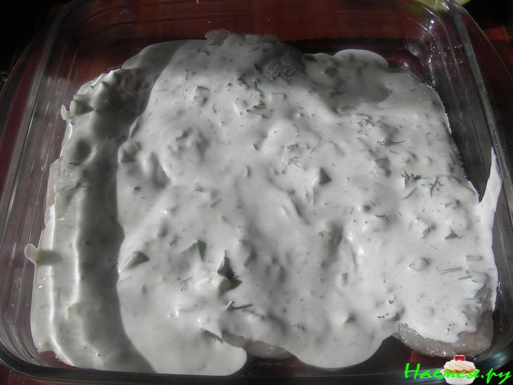 Морской окунь со сметаной и лаймом