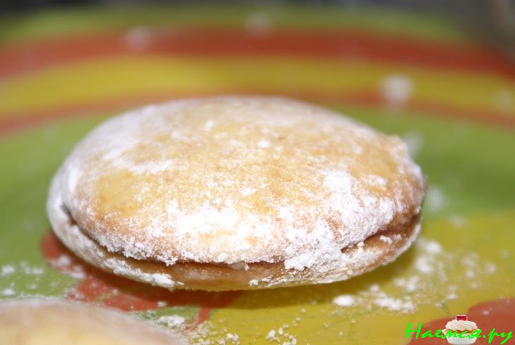 Абрикосовое бисквитное печенье с джемом