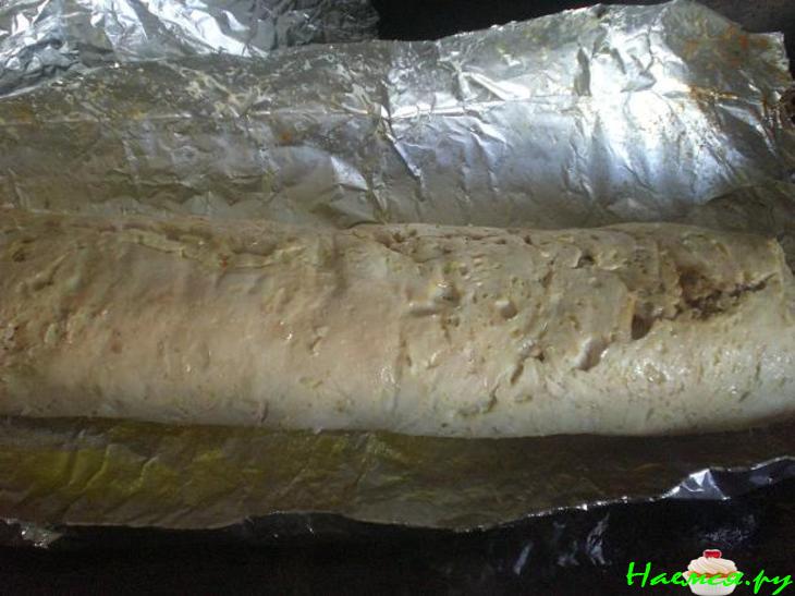 Рулет мясной с ореховой начинкой ( курица + свинина = крокодил :) ) Рулет мясной с ореховой начинкой ( курица + свинина = крокодил :) )