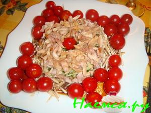 Салат с копченой курочкой