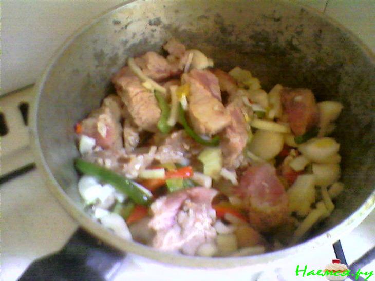 Свинина с овощами ароматная