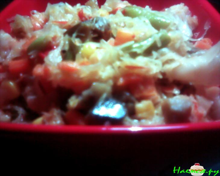 Капуста, тушеная с овощами